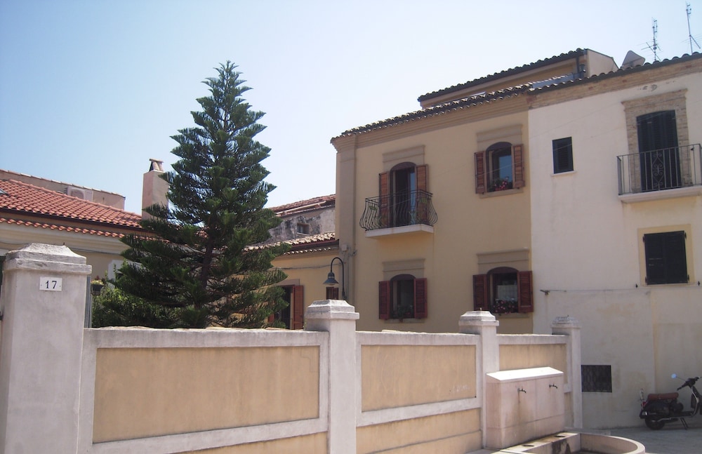B&B Vescovo Pitirro e Residenza Crocetta