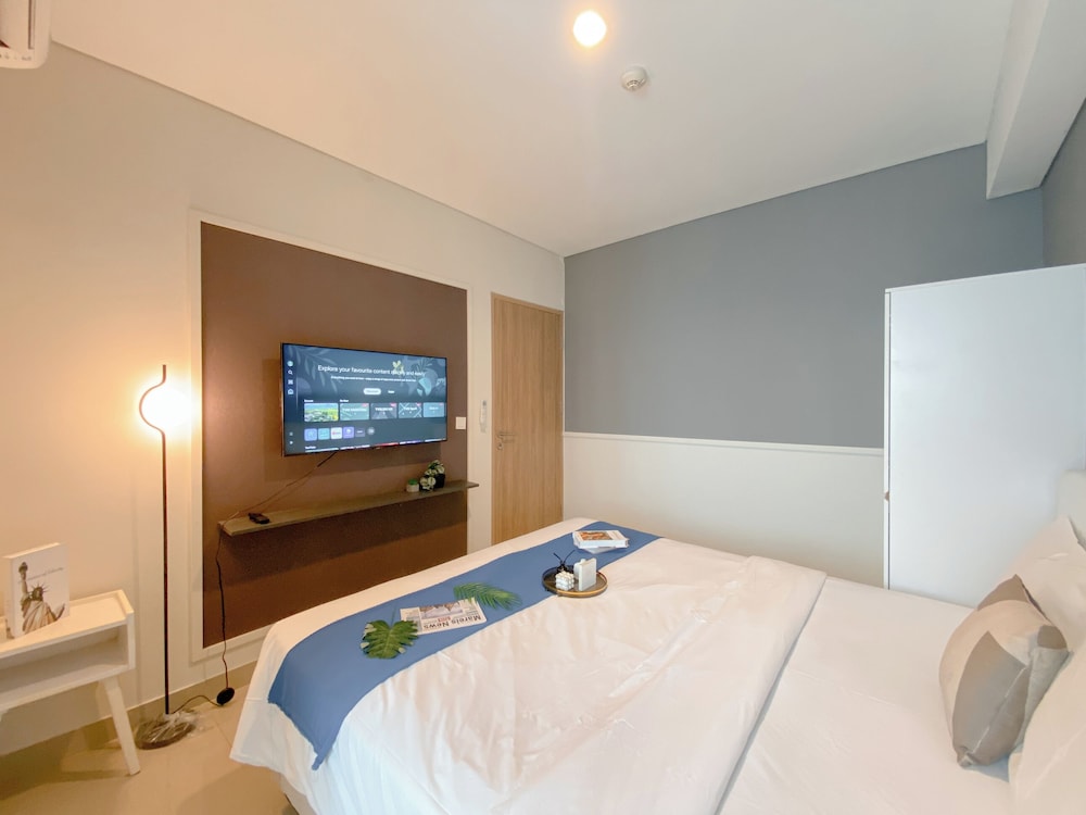 Good Choice and Homey 2BR Apartment Tamansari Iswara