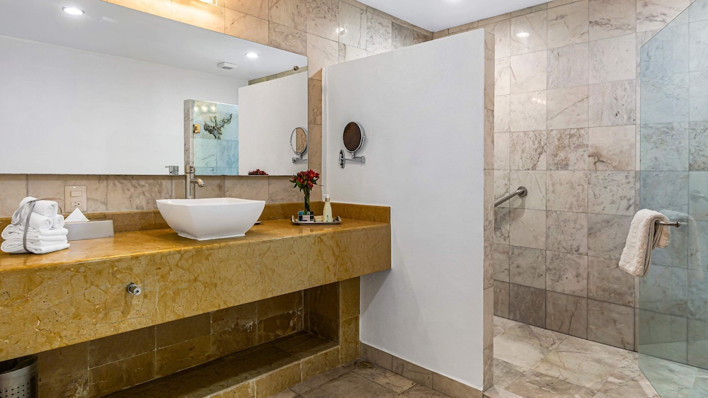 HOLT Grand Miramar Residences