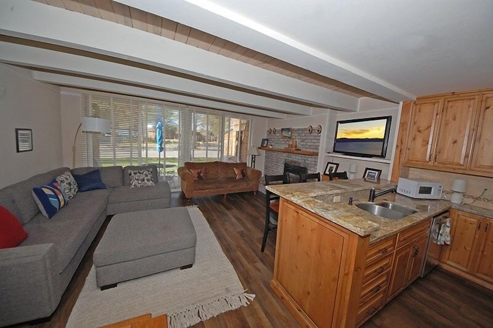 357 Ala Wai Blvd, Unit 209 3 Bedroom Condo