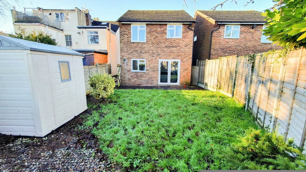 Cheerful 4-bedroom House