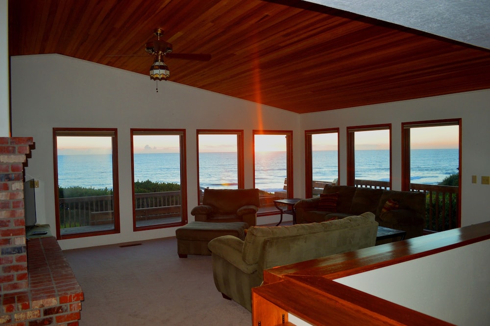 On the Beachfront Vacation Rentals