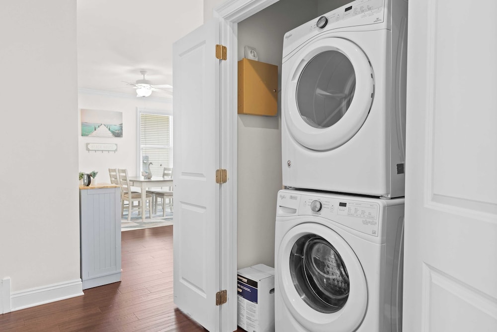 Family-friendly, Close to Beach & Game Room Windswept by Avantstay