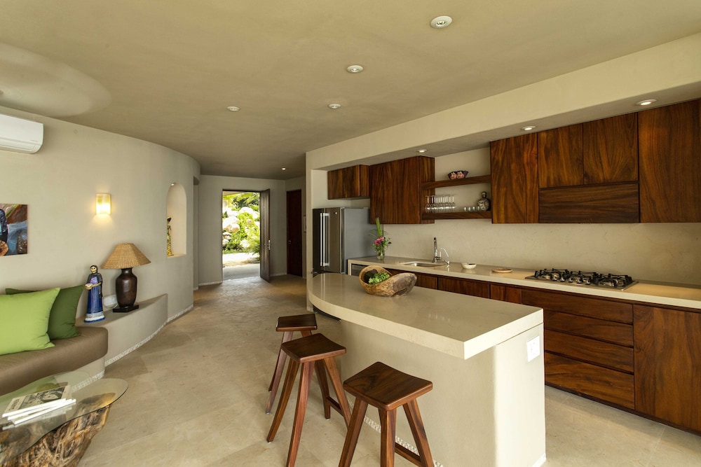 Punta Majahua Condos