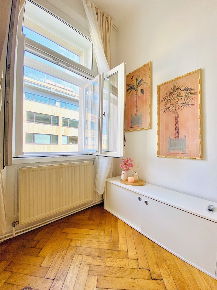 Cozy 2BR Apartment Near Westbahnhof