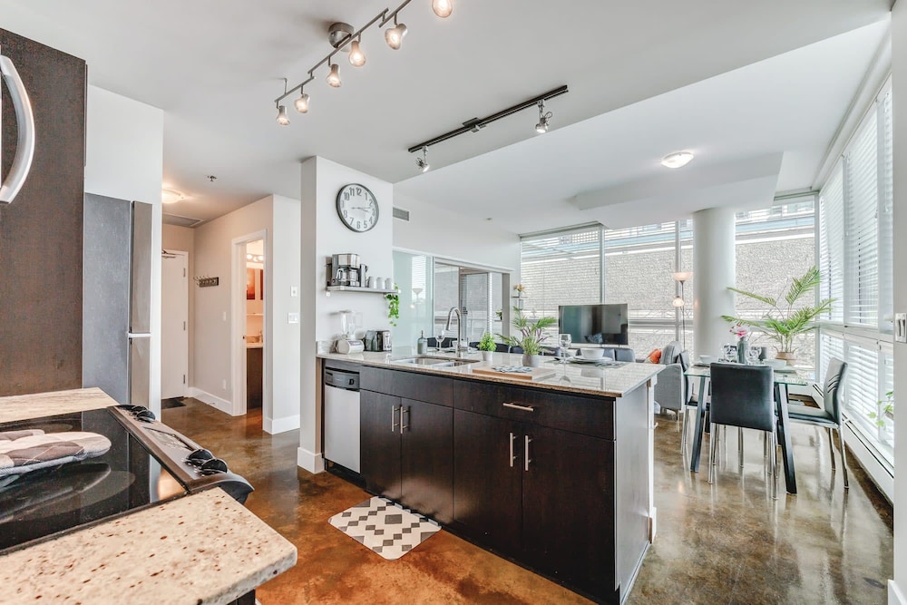 Luxury Condo Steps From Stampede Park - Image 3