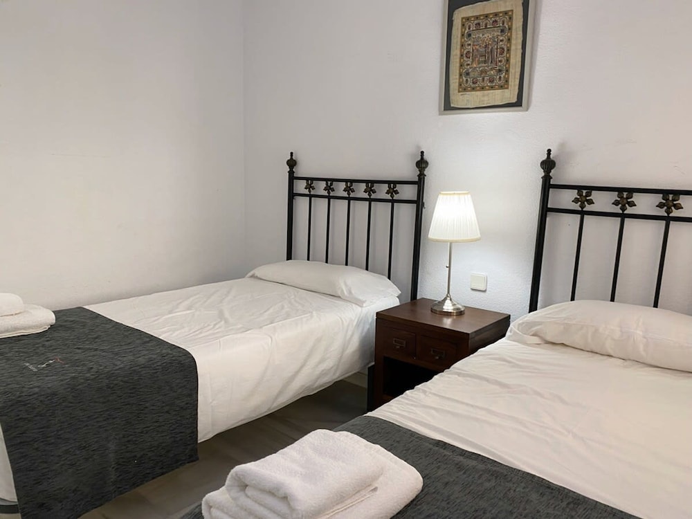 2 Bedroom Quiet Area F-2
