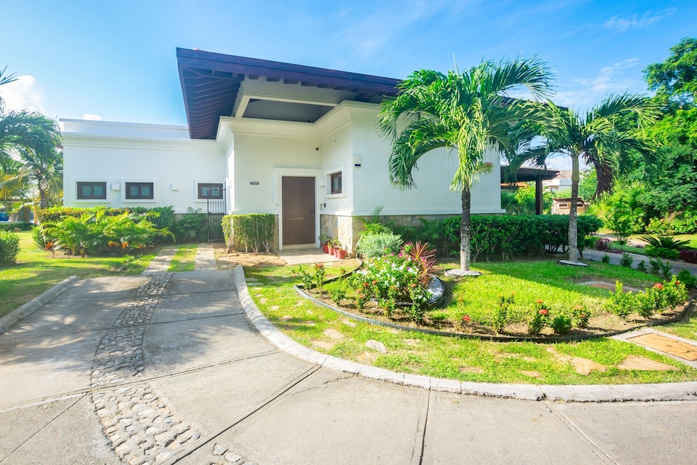 Pristine Bay Beach Villa 104