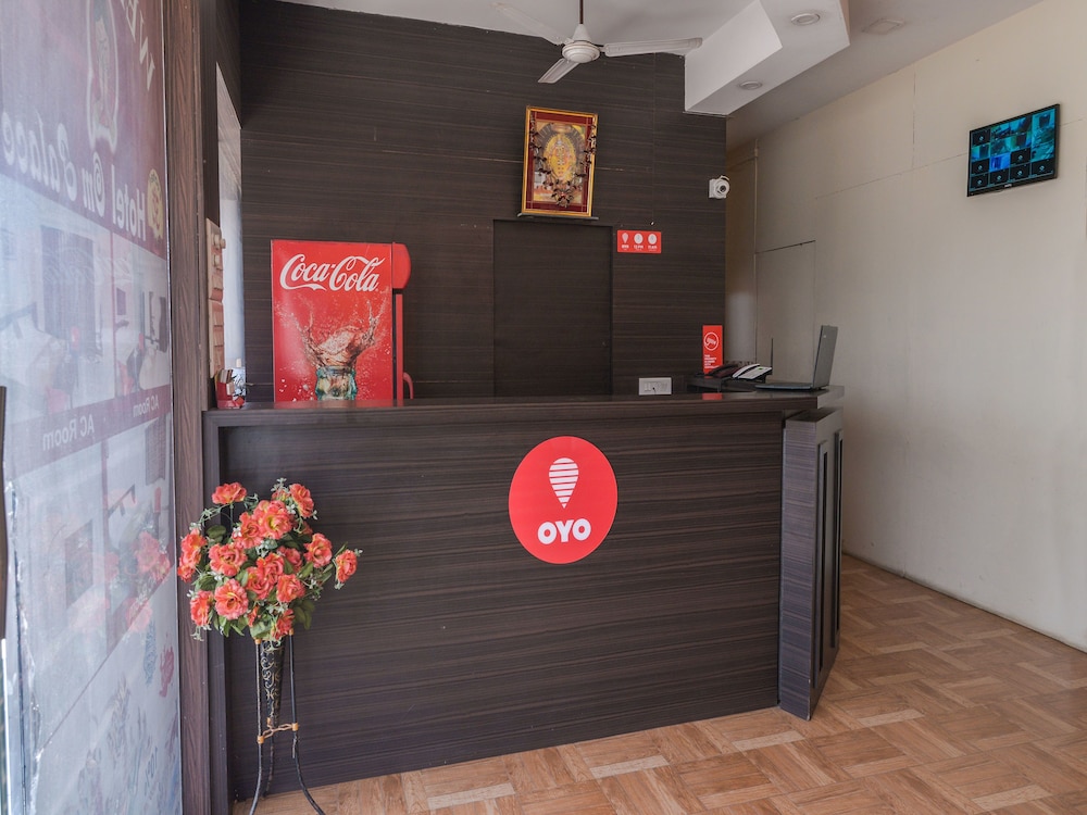 OYO 13151 Hotel Om Palace