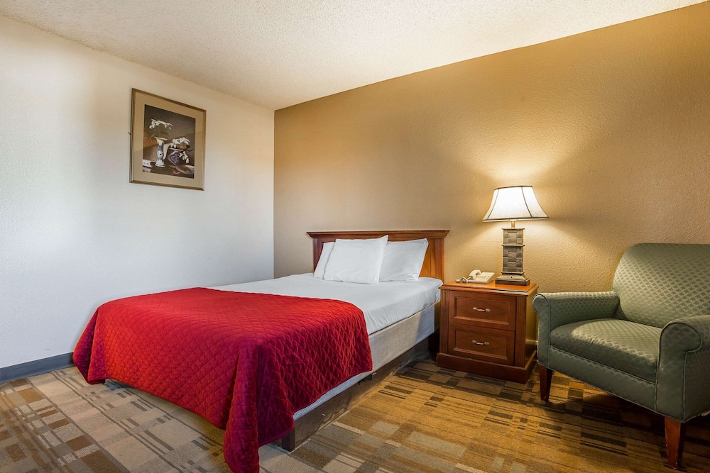 Cheyenne Vacations - Rodeway Inn Cheyenne I-80 East - Property Image 9