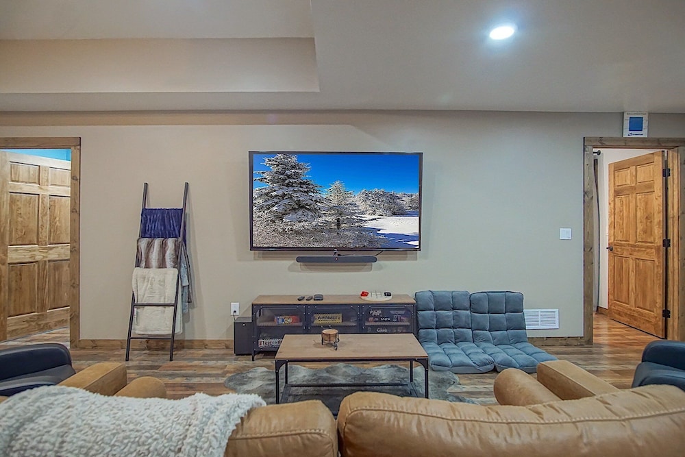 5 Br: Cupp Runneth Over - Luxurious Retreat Nestled 9.7 Miles From Snowshoe