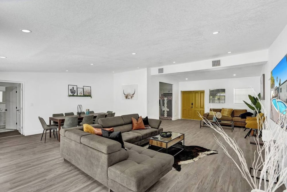Spacious Home With Heated Pool