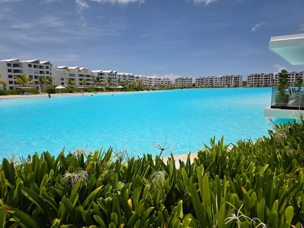 Oasis Turquesa Punta Cana Crystal Lagoon