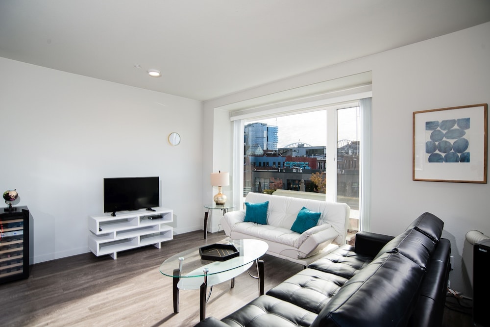 Pelicanstay in Stadium District