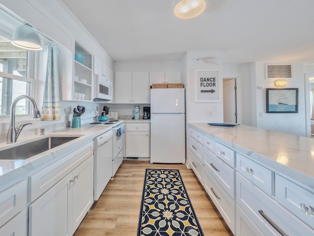 Walking on Sunshine by Topsail Realty