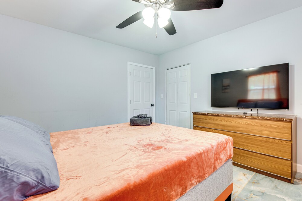 6 Mi to Airport: Riverdale Home w/ Private Pool!