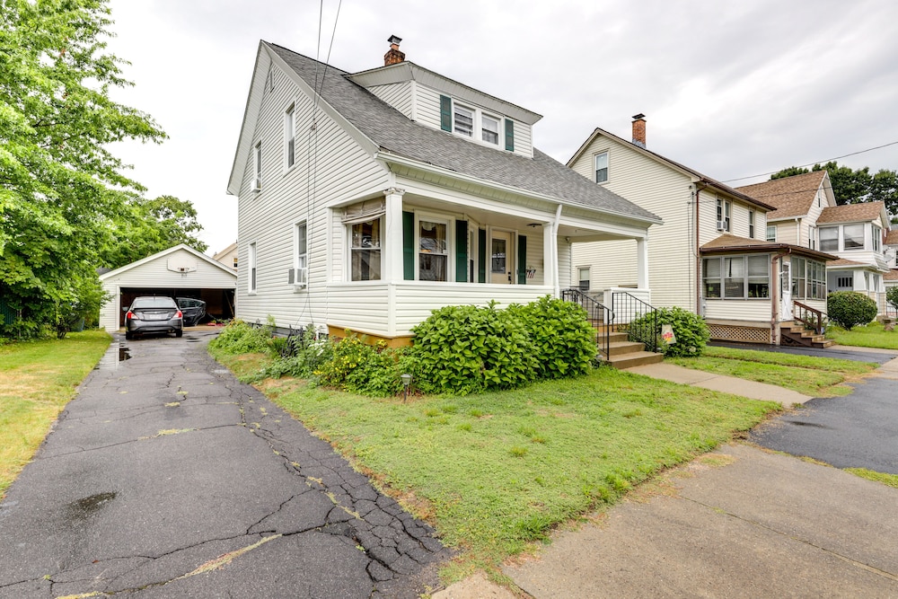 Cozy Springfield Vacation Rental Near Downtown