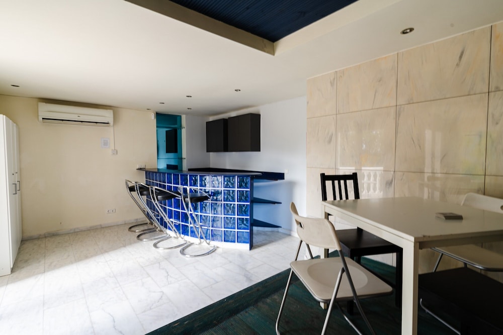 Villa in Marbella With Private Pool and Beach