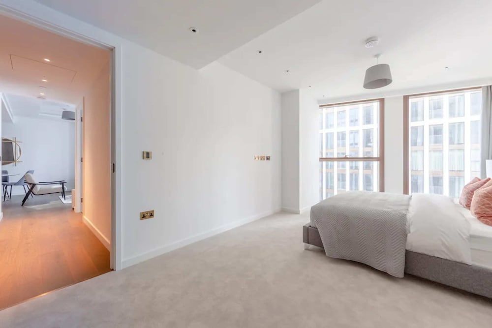 Luxurious 2 Bedroom Flat by the River Thames - Vauxhall