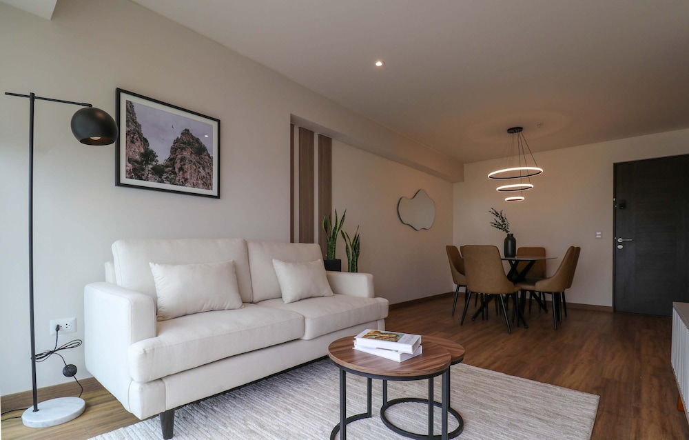 w Amazing 3BR w Balcony in San Isidro