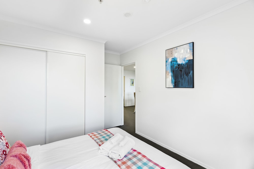 Superb 2BR Aprt in Central City - Wifi view 5