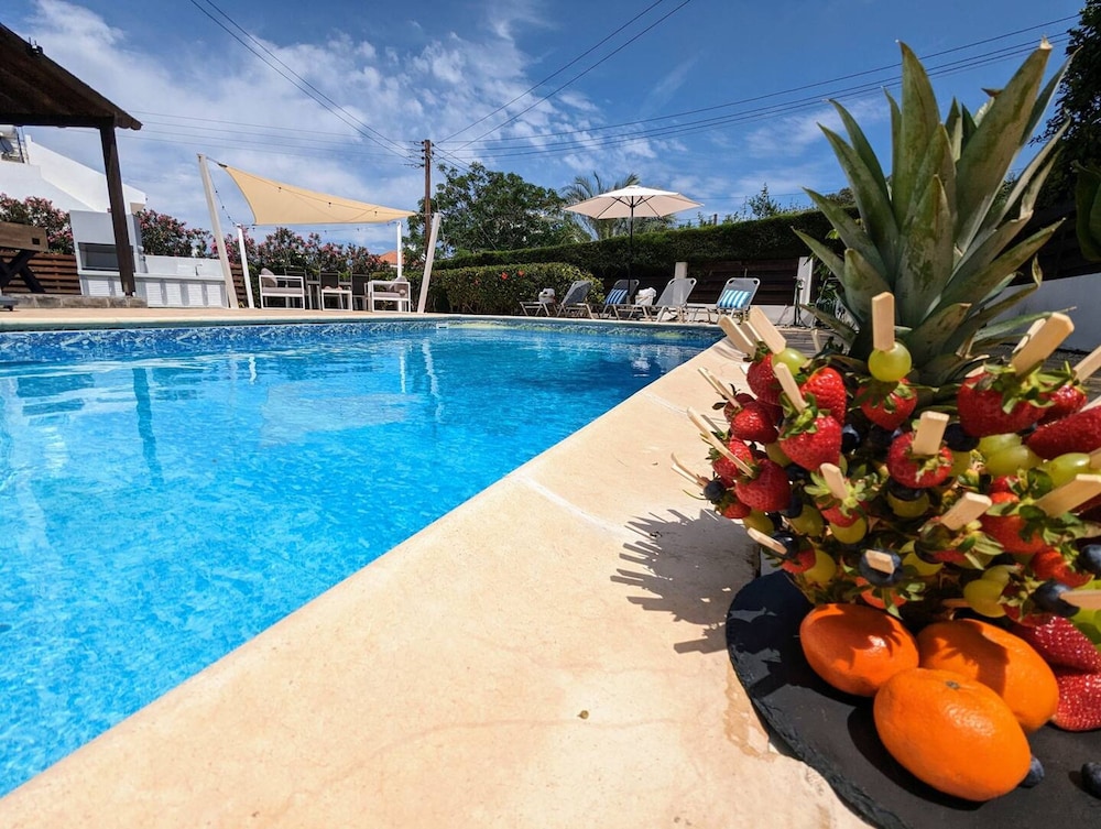 Blue Estia Villa - Pool Wifi Summer Breeze