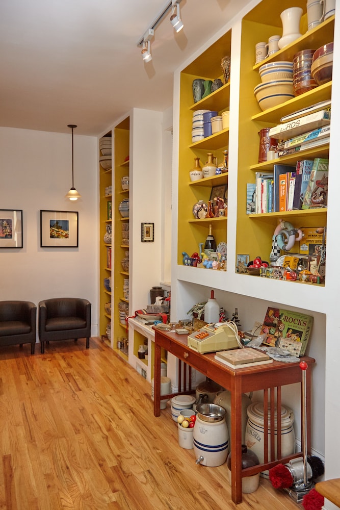Ray's Bucktown Bed and Breakfast 50