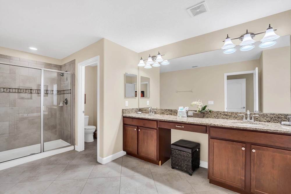 9008 PM - 5BD Serenity Villa: A Paradise Retreat