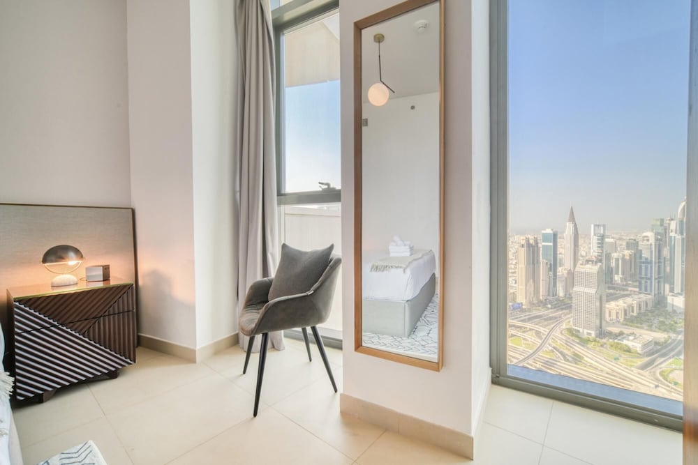 Contemporary Apt With Burj Khalifa View