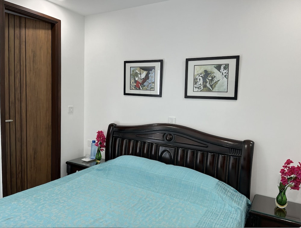 Fully Furnished Room in Hauz Khas view 4