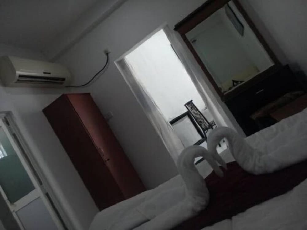 Paragon Hotel