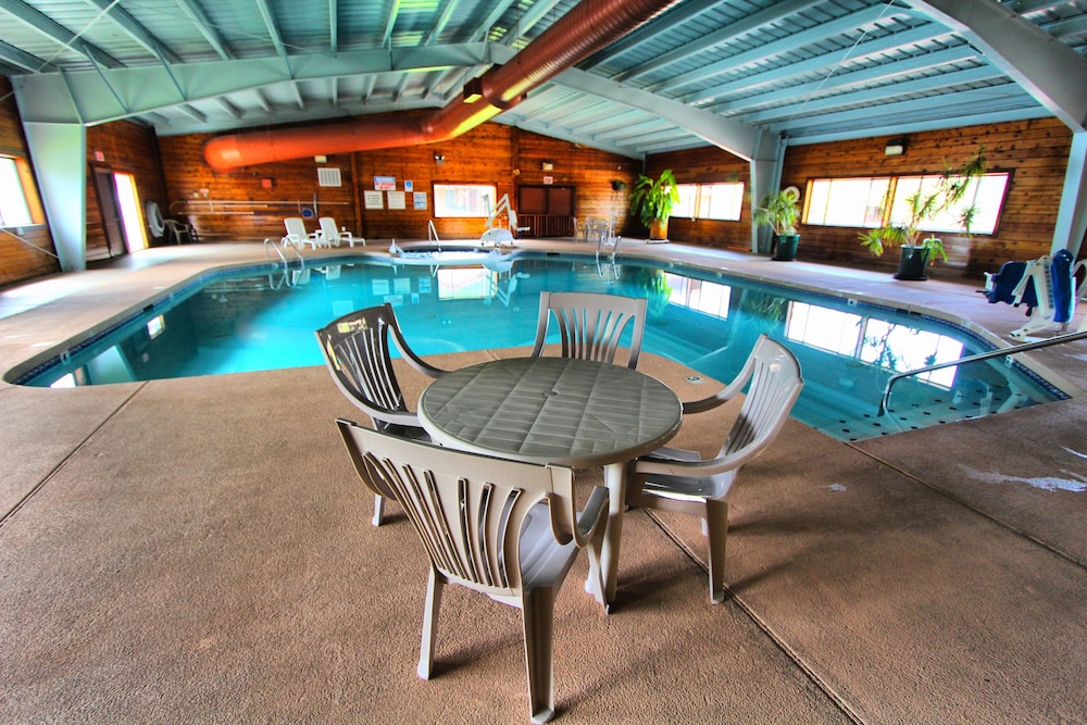 Roundhouse Resort
