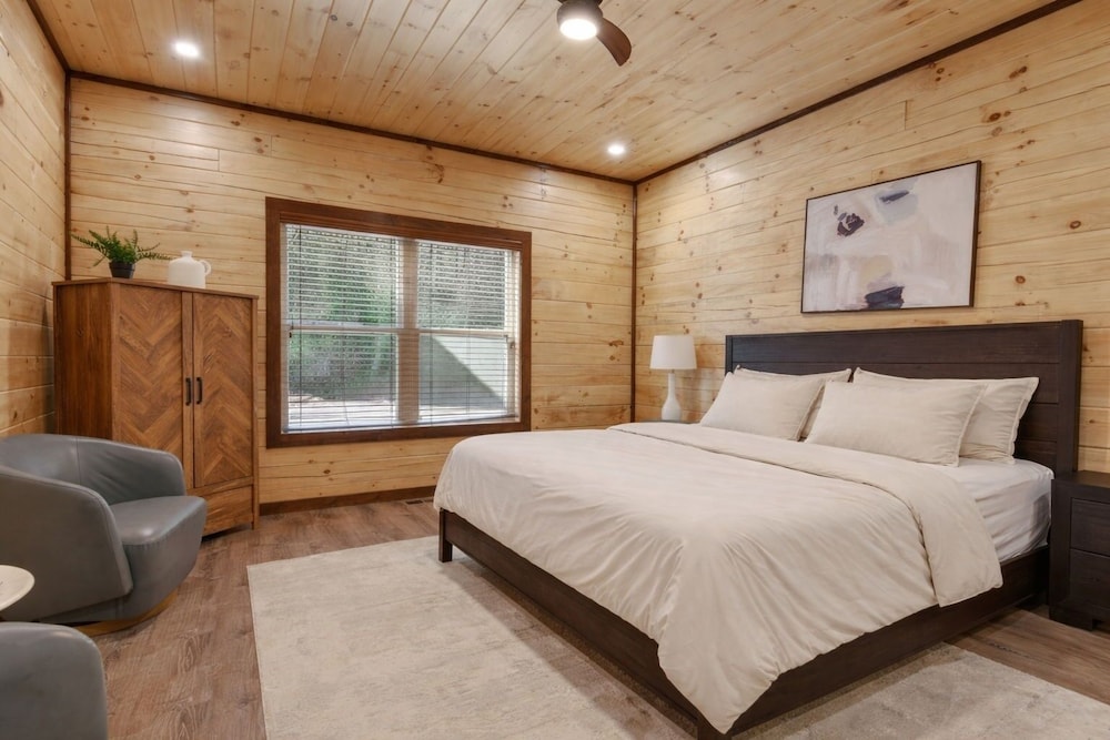 Ern802 - Bear Olympics 3 Bedroom Cabin