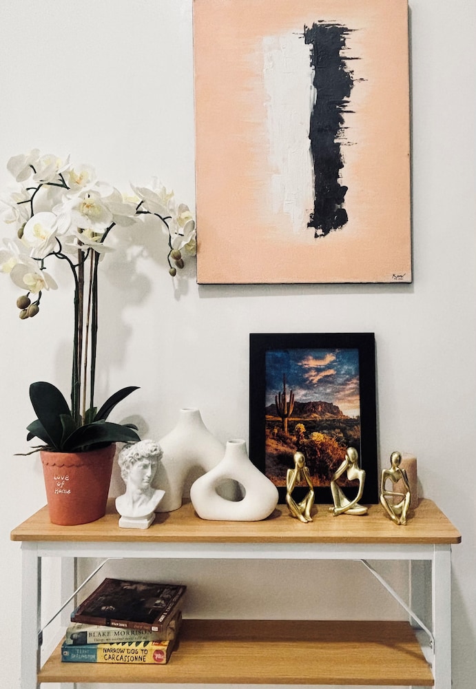 Bright & Airy Urban Escape
