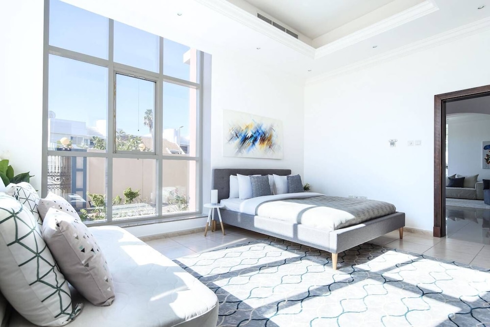 Spectacular Al Wasl Villa - With Private Pool