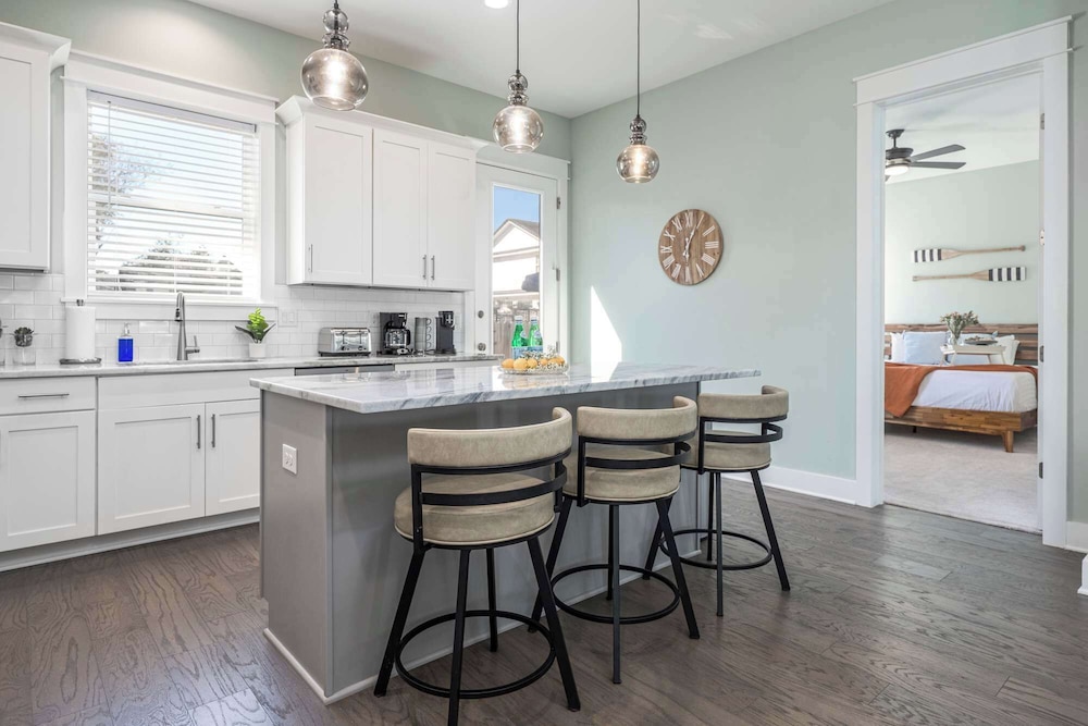 Beach to Bay 3BR Retreat - Cowboy Pool & Golf Cart