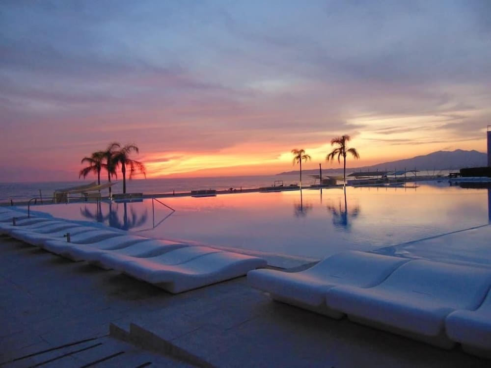 Aria Ocean Beachfront Condos