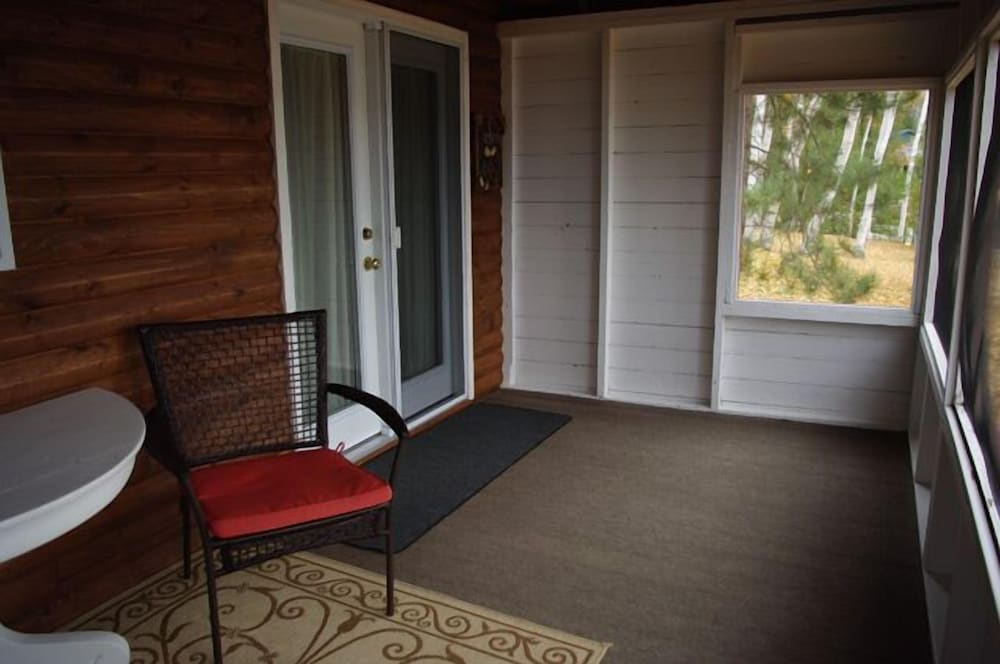 Hay Lake Lodge & Cottages