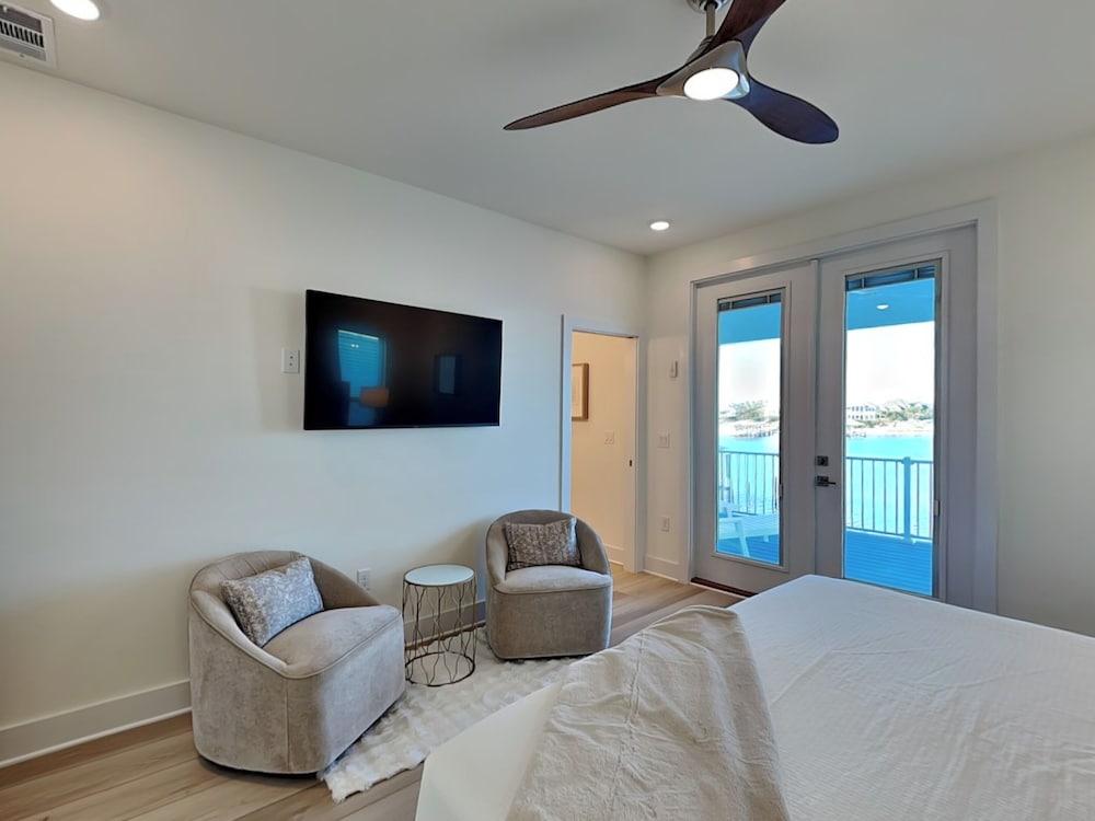 Yacht Harbor House by Southern Vacation Rentals