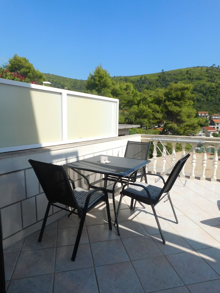 Island Bonaca Apartments