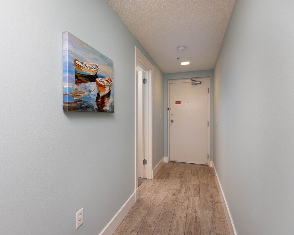 Phoenix X 711 2 Bedroom Condo