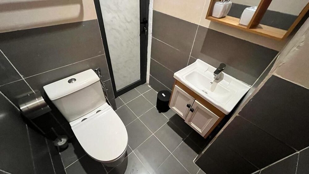 We Offer you a Lovely 1-bed Apartment in Abidjan