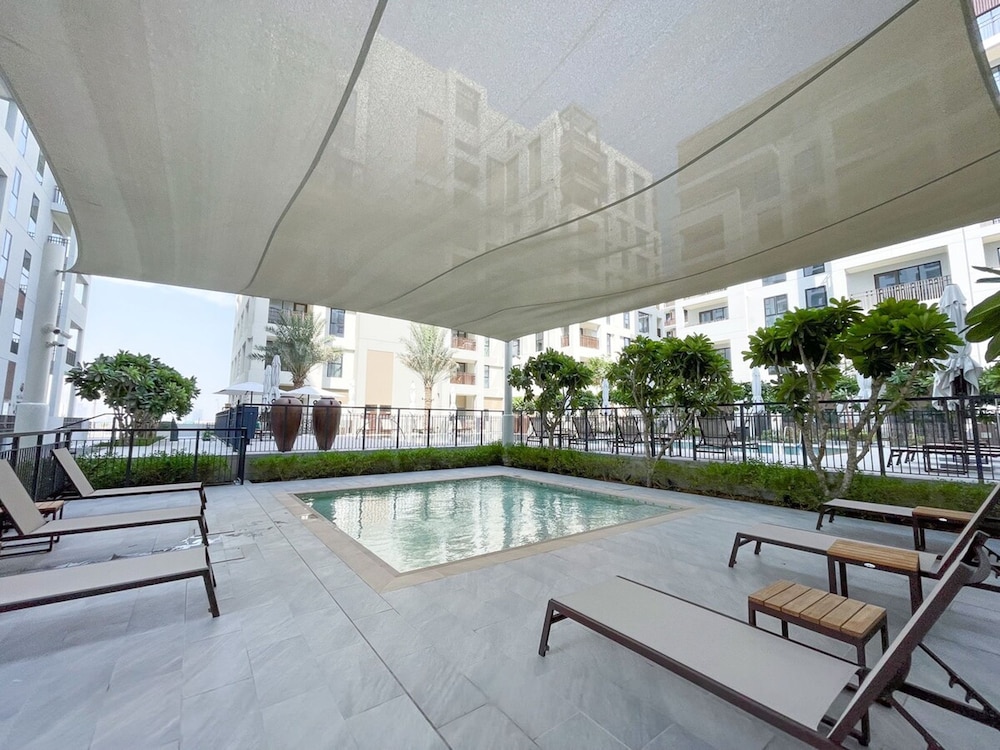 Elegant 4-bedroom Apartment Perfect for Families in Dubai Creek Harbour
