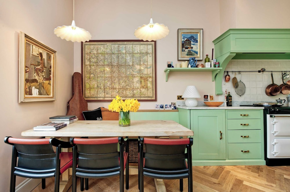 Charming 2 Bedroom 2 Bathroom, Notting Hill