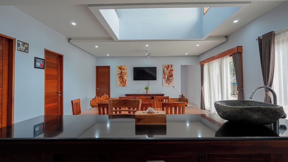 Mona Bali Guest House