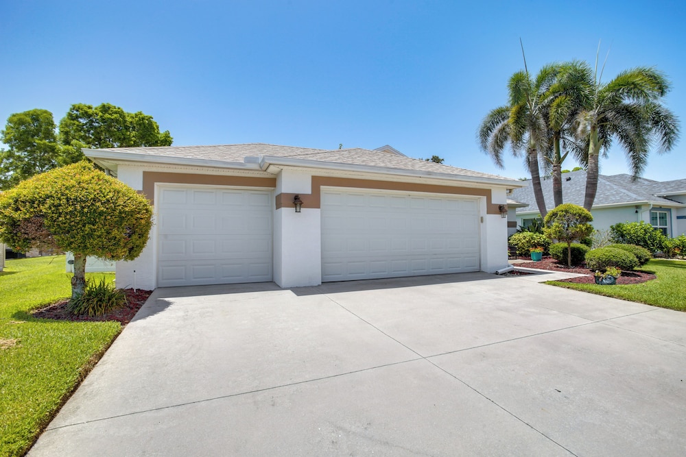 5 Mi to Fort Myers Beach: Home w/ Heated Pool!