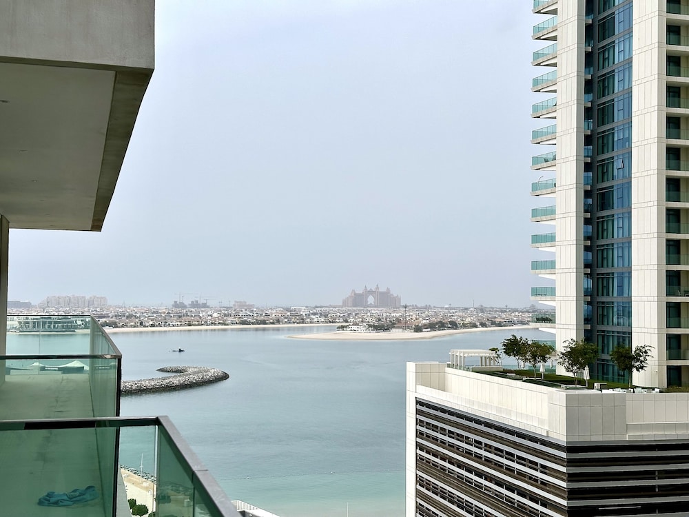 Lux BnB I Sun Rise Bay Tower I Ocean View