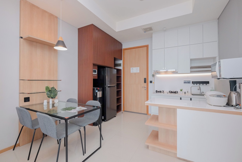 Modern Furnished 2Br At Samara Suites Apartment