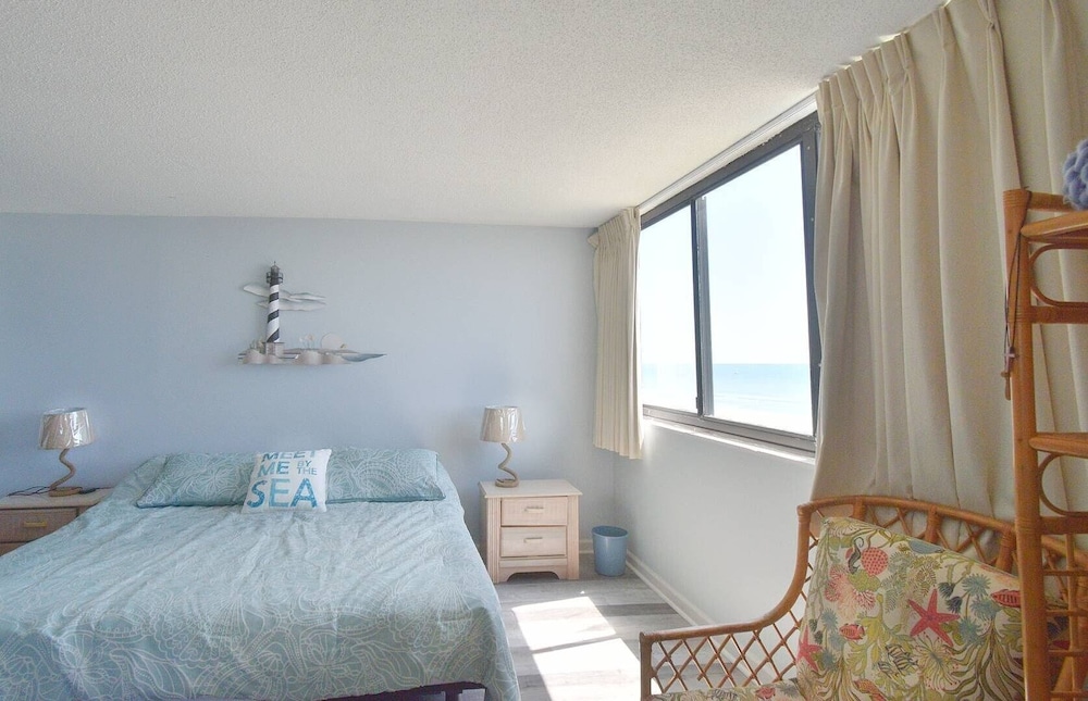 Conway Vacations - Shoreham Towers I 6c 3 Bedroom Condo by RedAwning - Property Image 4
