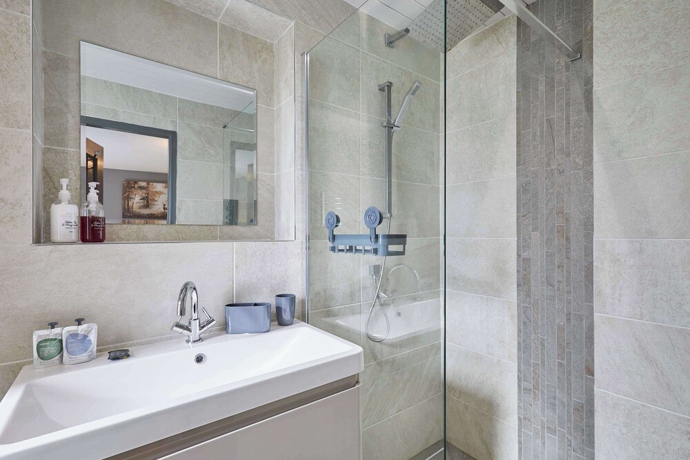 Mount Cottage, 5-beds, Sleeps 10, Pet Friendly